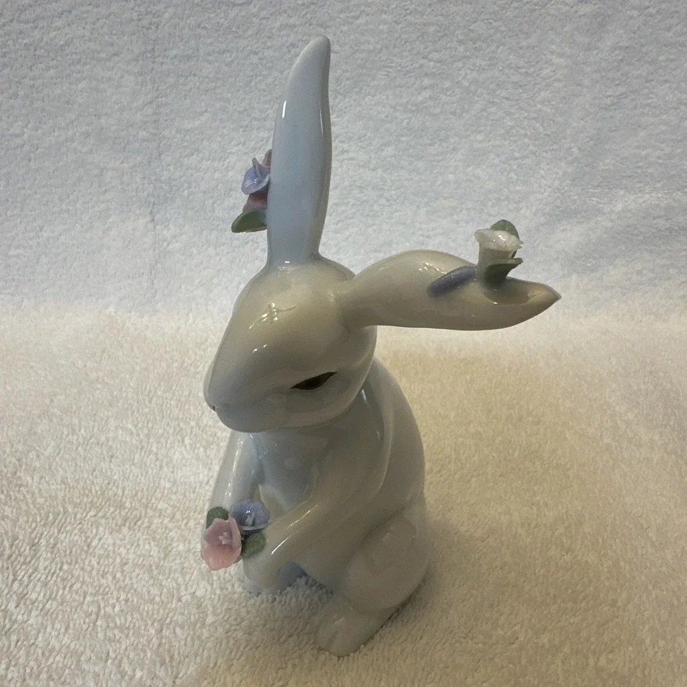 GANZ White Porcelain Bunny Rabbits Raised Flower Accents Easter 5‎ x 3